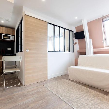 Amazing Apartment Under The Roof In Paris 8Th Kültér fotó