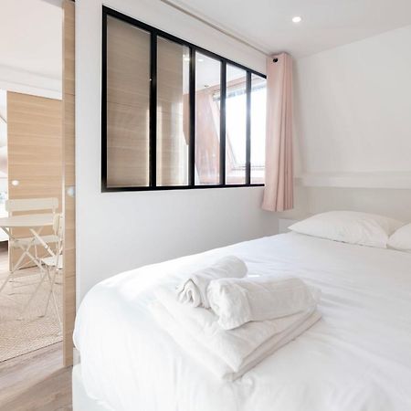 Amazing Apartment Under The Roof In Paris 8Th Kültér fotó