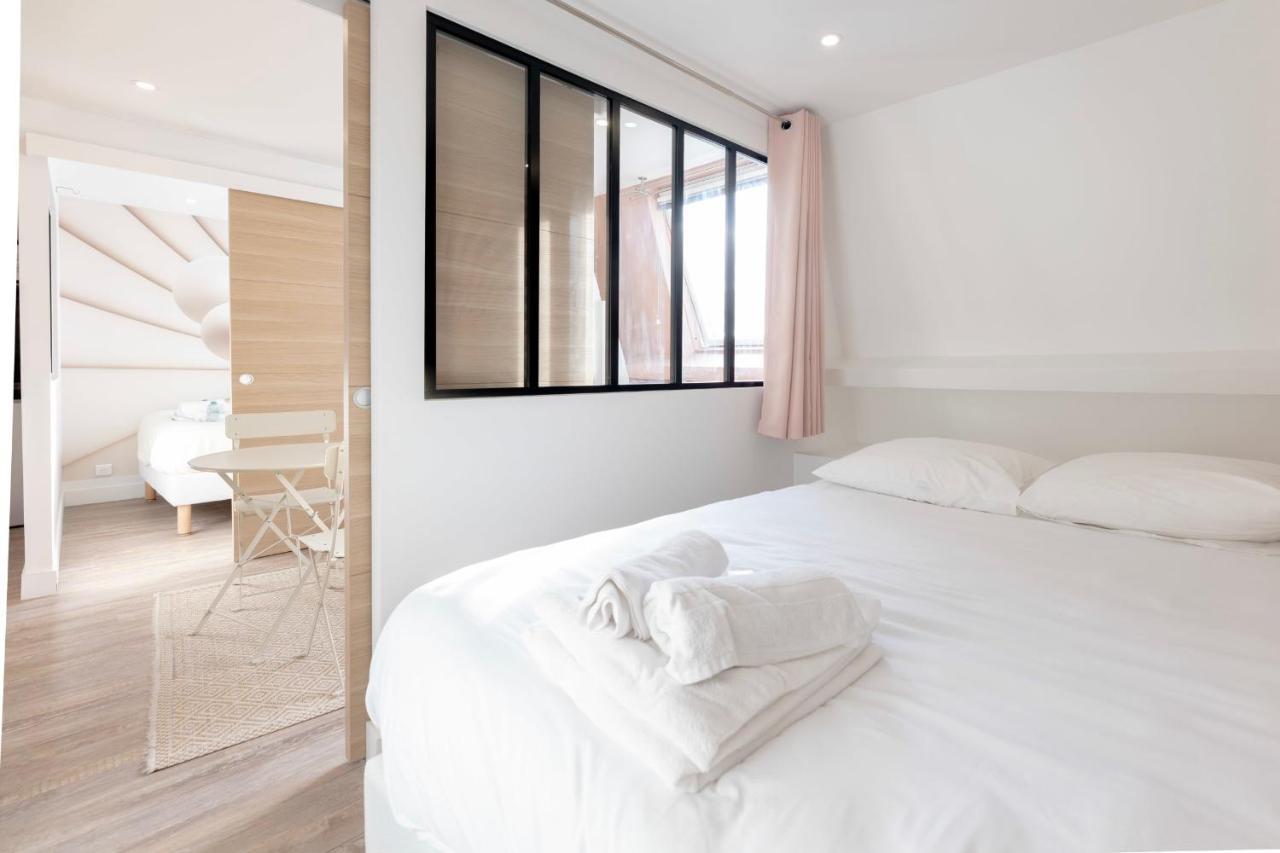 Amazing Apartment Under The Roof In Paris 8Th Kültér fotó